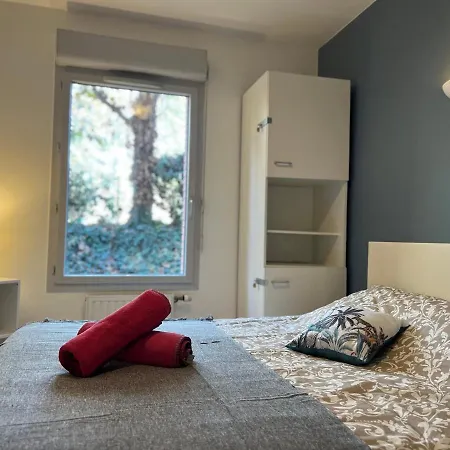 T3 Centre Avec Terrasse + Parking アパート