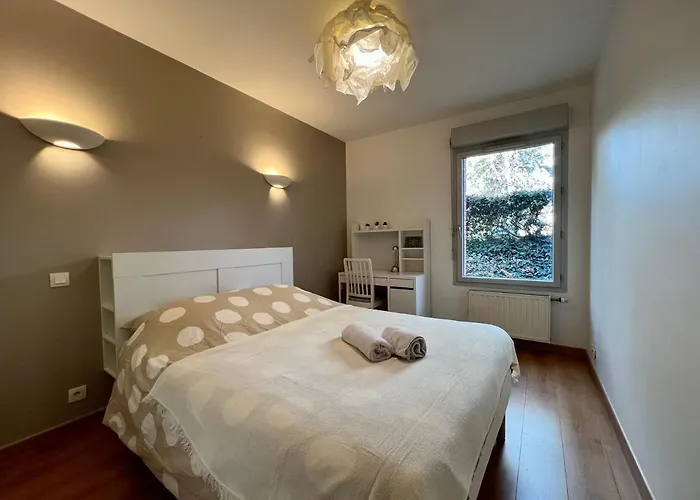 T3 Centre Avec Terrasse + Parking Apartman